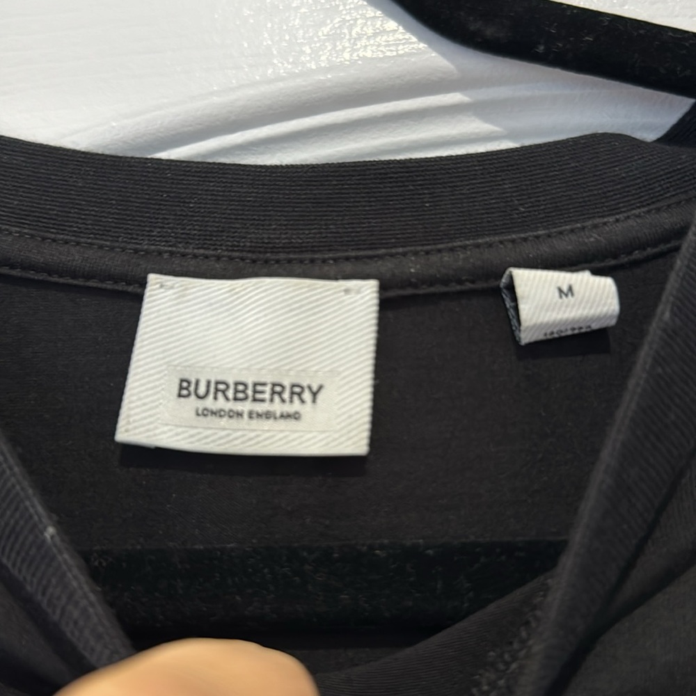 Burberry tshirt - Picture 3 of 3